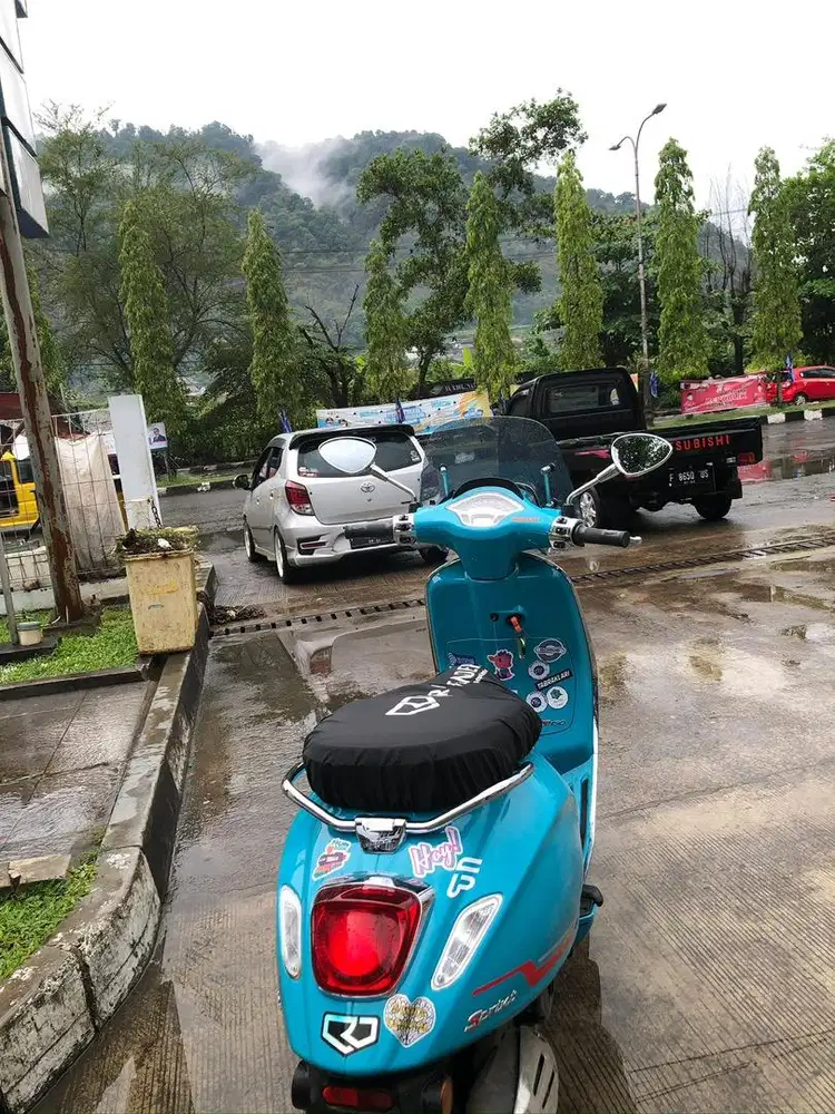 vespa sprint blue audace
