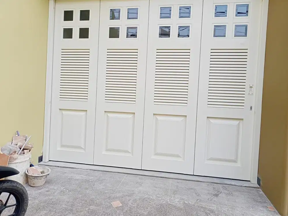 Pintu garasi wina sejahtera