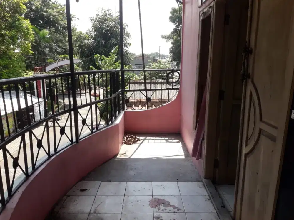 Bangunan 2lantai siap huni lingkungan nyaman dan tenang dekat Klenteng sampoKong dan Bandara Internasional Ahmad yani