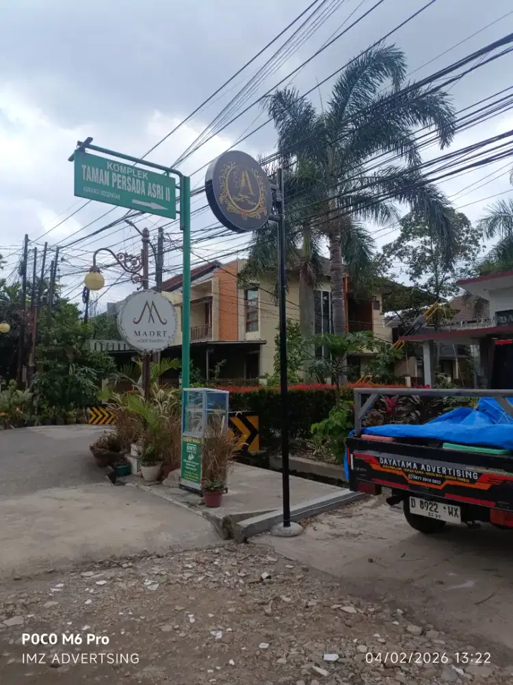 Neonbox bentuk costum