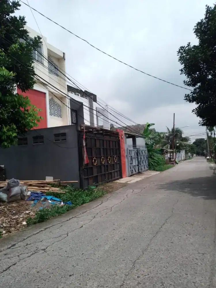 DISEWAKAN GEDUNG 3 LANTAI