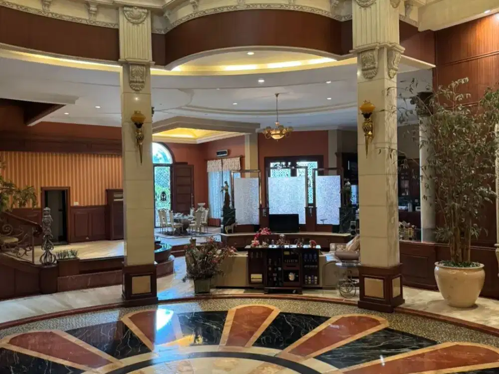 Villa Jumbo di Komplek Malibu Indah ( Boulevard )