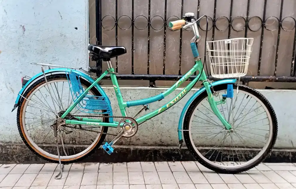 Sepeda Mini Exotic 24 inc , harga pas.. Cipinang ( Sepeda Keranjang )