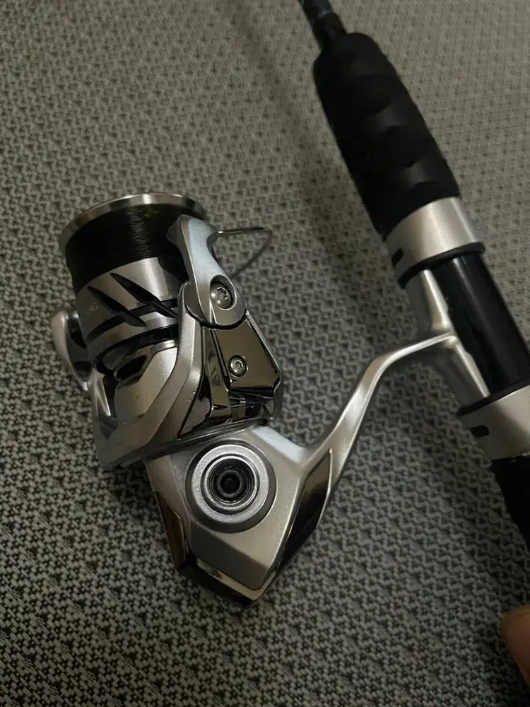 Reel shimano stradic c2000shg