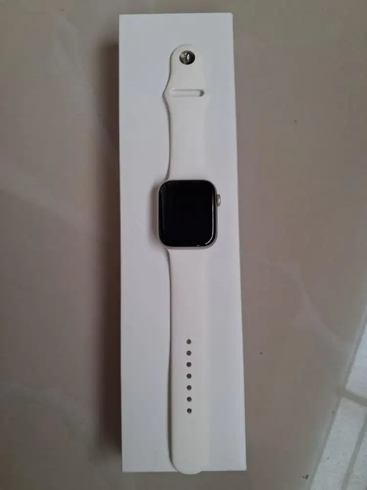Di jual cepat smart watch SE