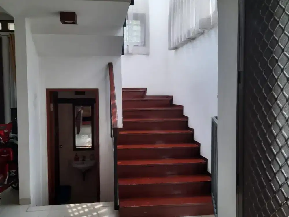 Rumah classy  Posisi Hook Siap Huni di Sektor 9 Bintaro pr 17779
