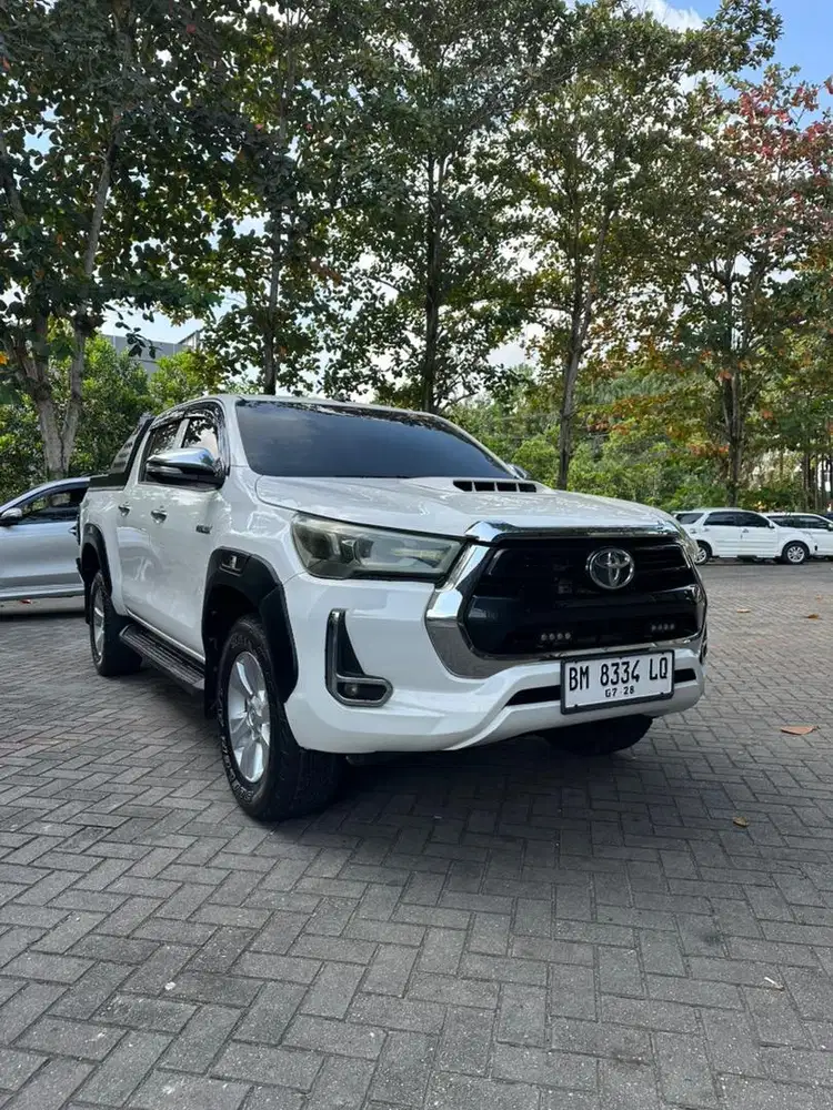 Toyota Hilux G DC 2.5 MT km low