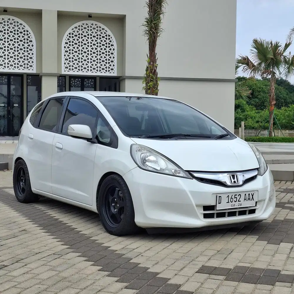 HONDA JAZZ S AT 2013