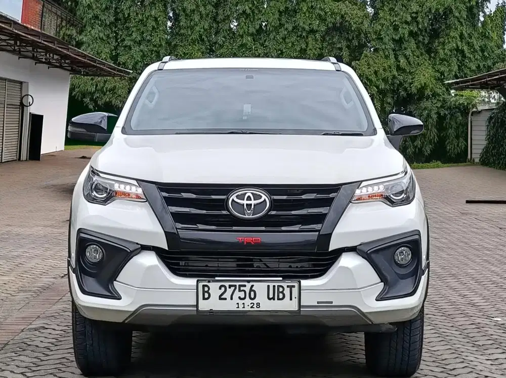 Toyota Fortuner Vrz 2.4 Automatic Diesel 2018 Putih Metalik