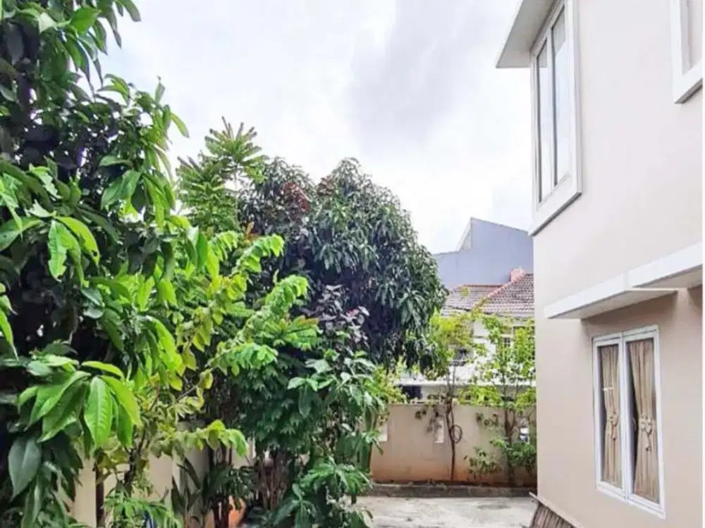Dijual Rumah POSISI HOOK Kebon Jeruk Indah, Meruya Jakarta Barat