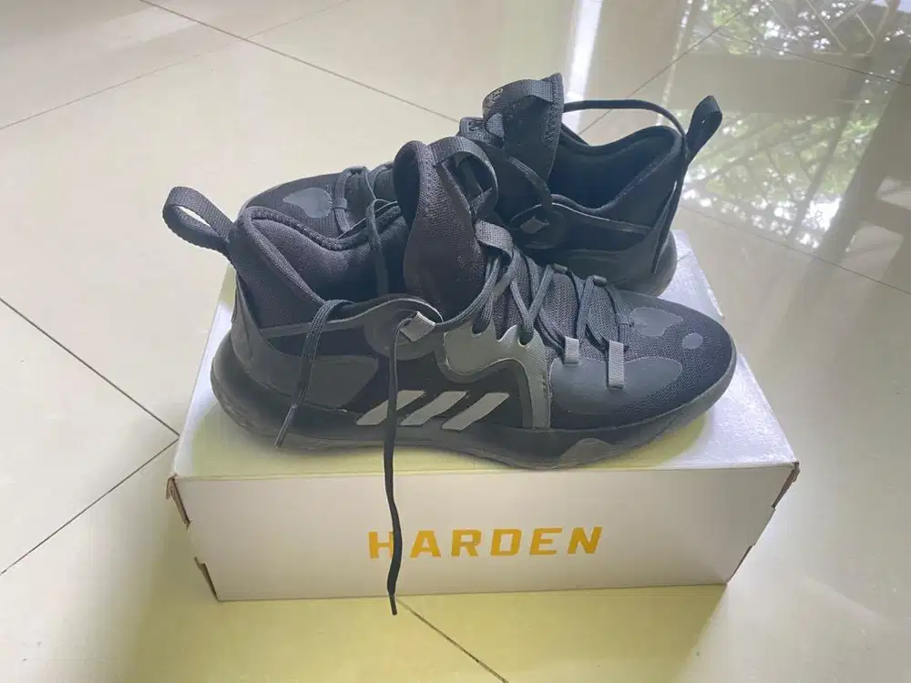 Sepatu Basket Adidas Harden Stepback
