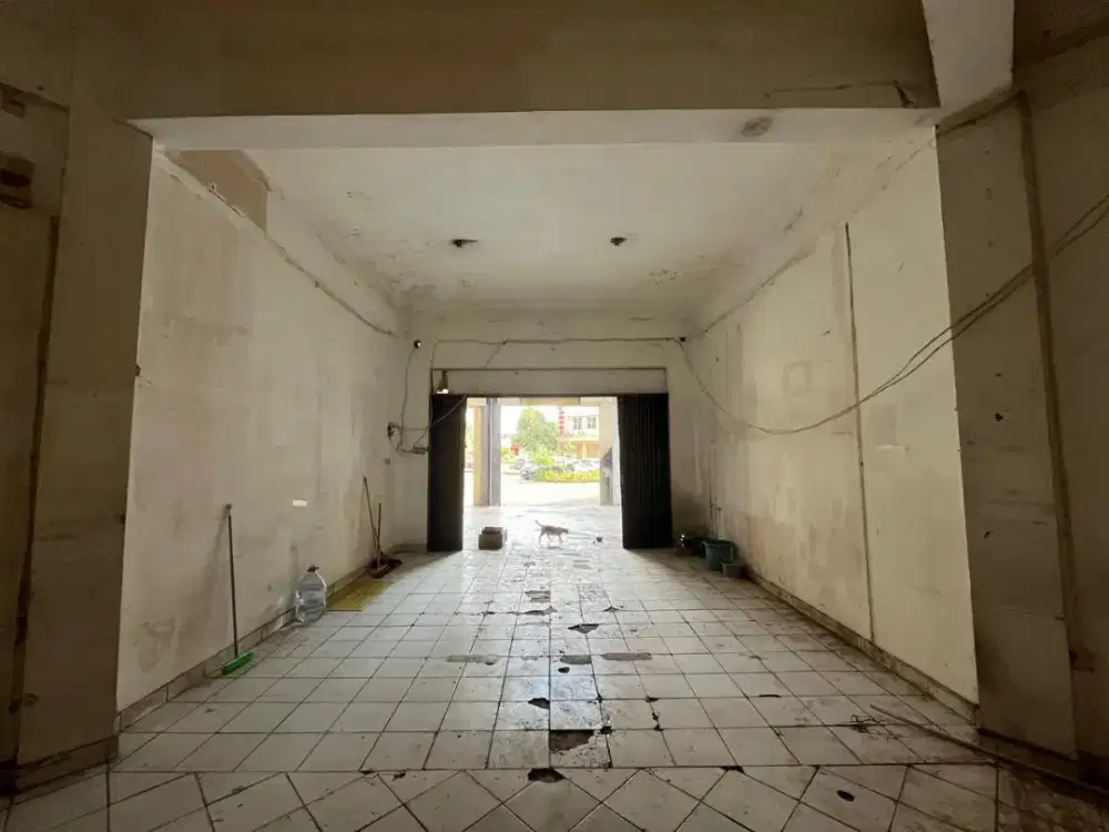 Disewakan ruko bekas expedisi