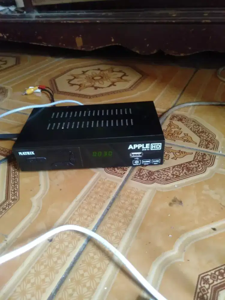 Jual aja stb merk Matrix tanpa remot plu antena luar.Pemakaian aja.