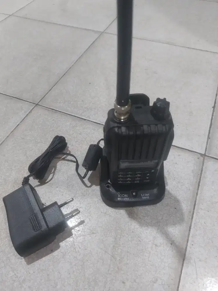 Alat komunikasi radio