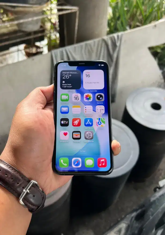 iPhone 11 Pro 64GB Midnight Green