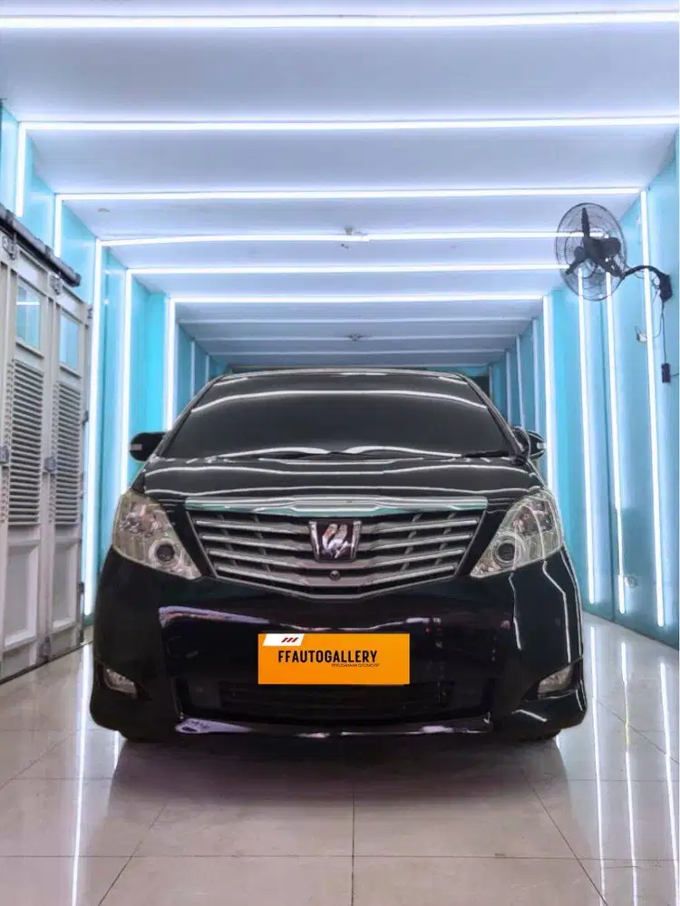 Toyota Alphard ( 2010 )