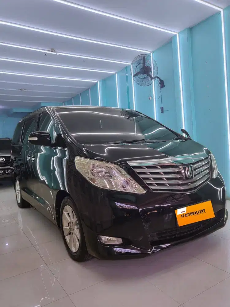 Toyota Alphard ( 2010 )