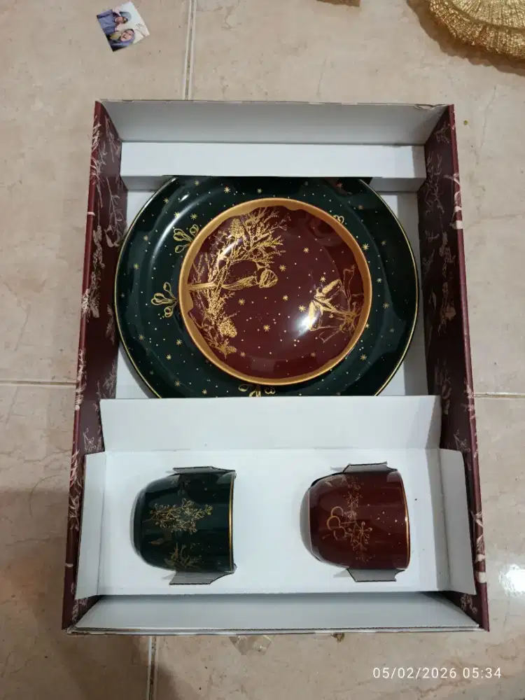 Piring dan cangkir keramik premium carramica