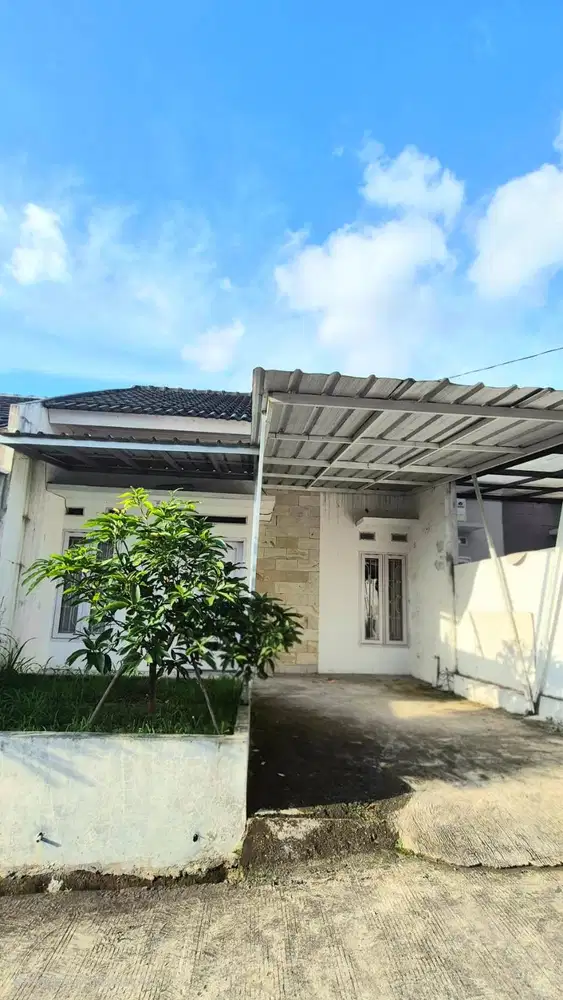 Dijual rumah di Diamond Lake Side