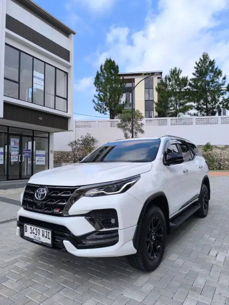 Toyota Fortuner 2.8 GR Sport AT 2023