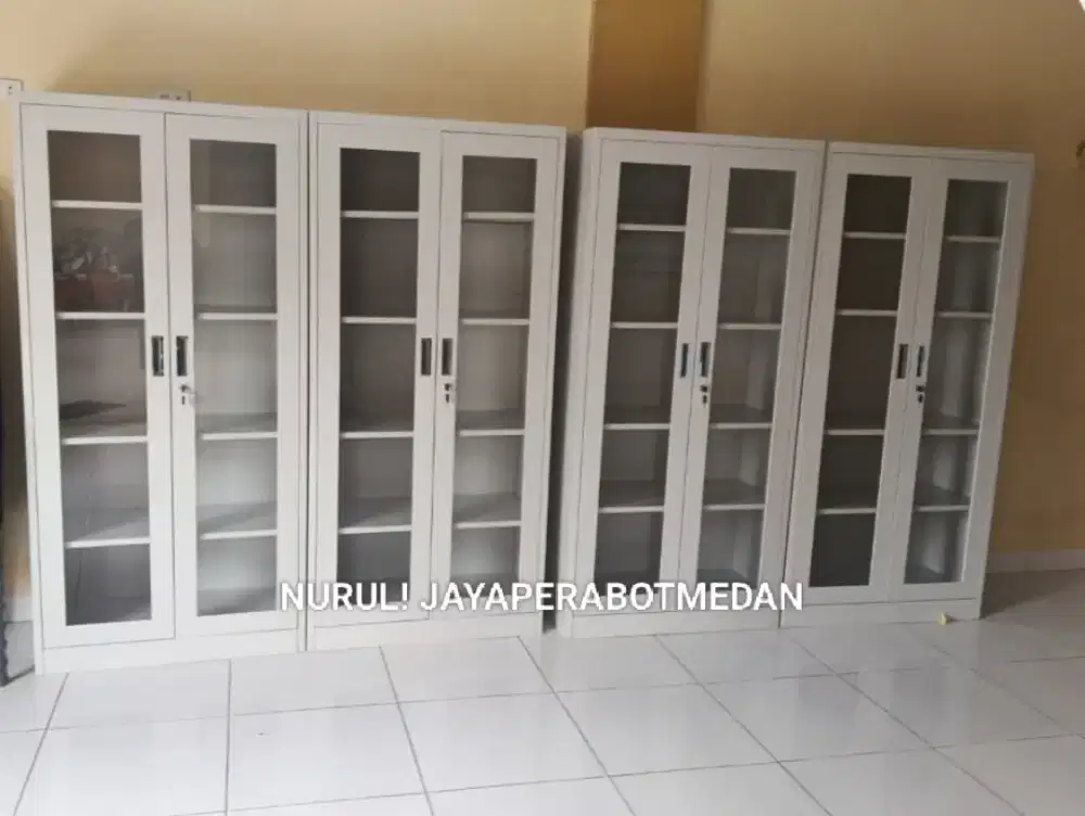 Lemari besi 2pintu