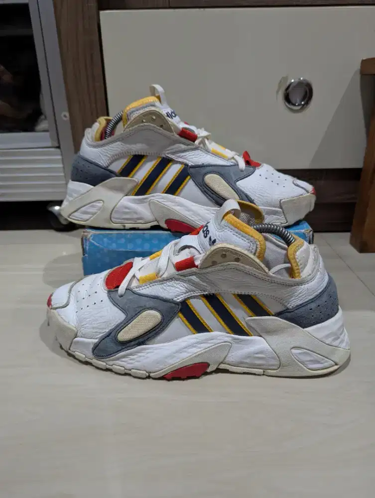 Sepatu Adidas streetball preloved size 41