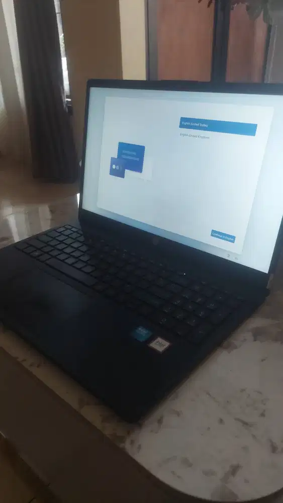 HDijual laptop HP 15 layar sentuh (touchscreen) baru 8 bulan pengunaan