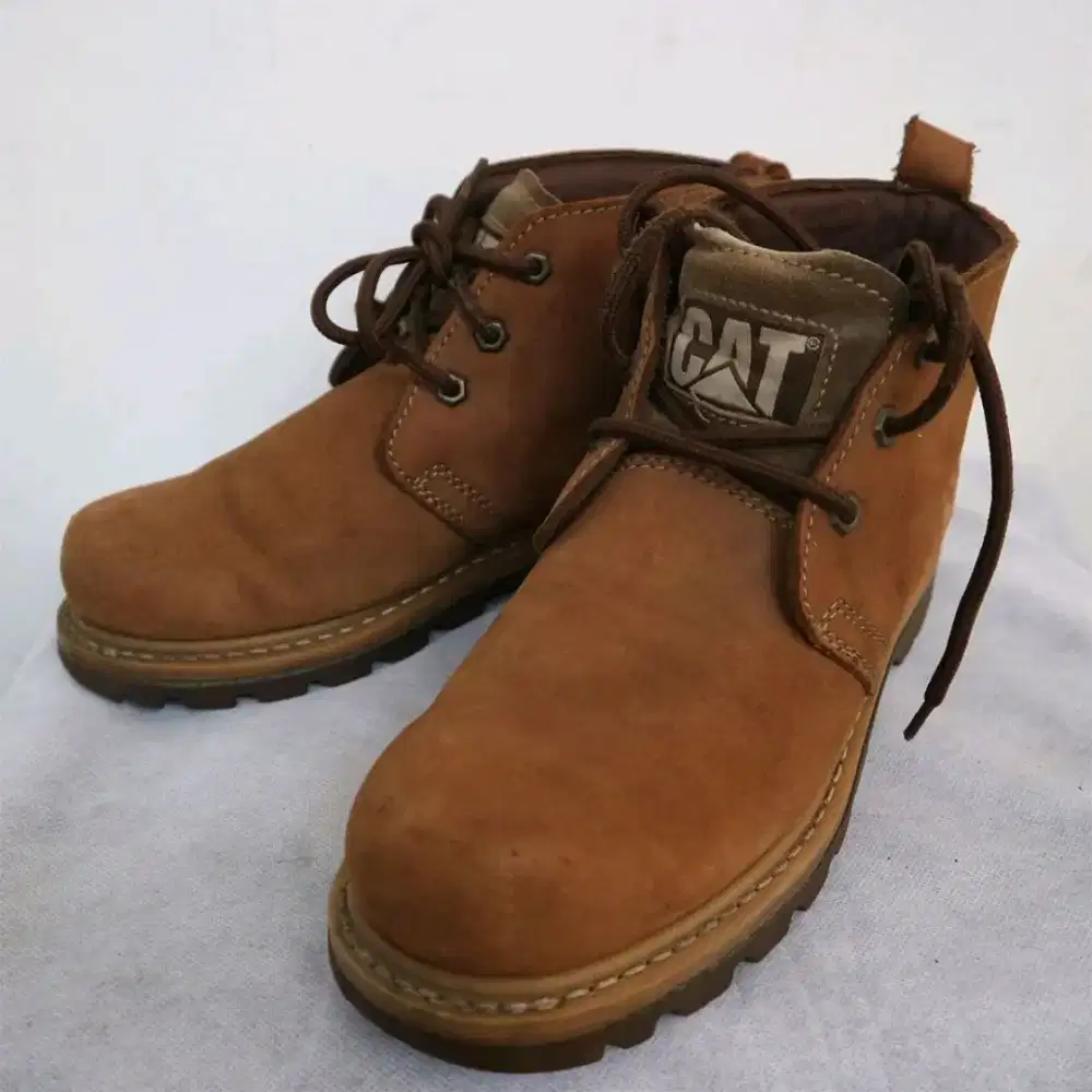 Sepatu thrift Preloved CAT kasual kulit manteb ORI