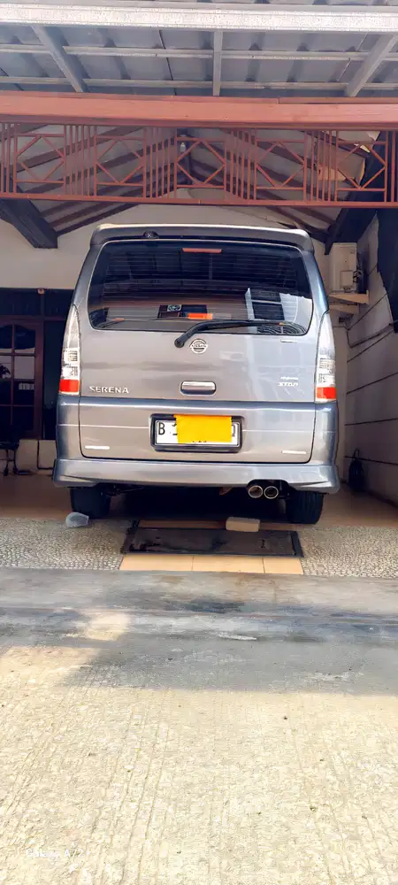 Nissan Serena 2.0 Highway Star Autech Bensin-AT mulus tinggal pakai