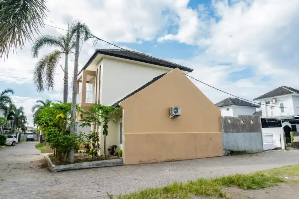 Jual Murah, Rumah 2 Lantai, Baru Dicat, 3BR, 3KM, Senggigi, Lombok