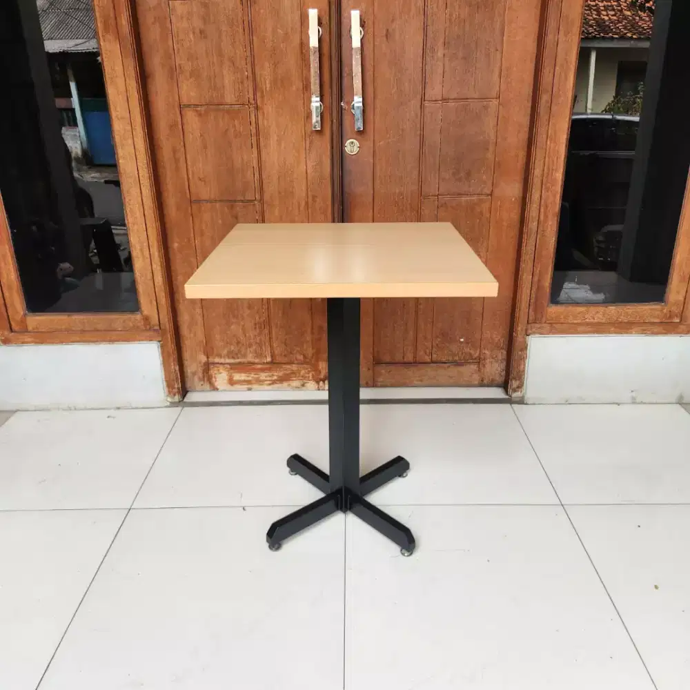 Meja ex Cafe - Meja ex Resto M11