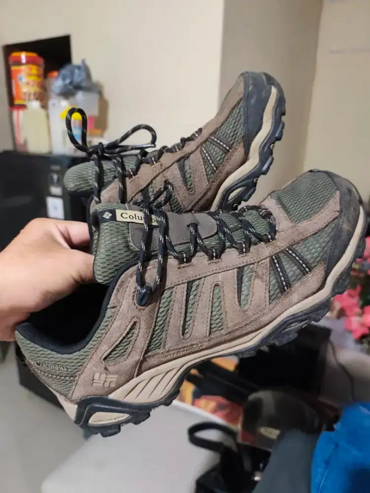 Thrift Preloved sepatu outdoor low ori