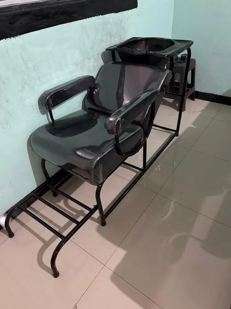 Perlengkapan salon blm pernah dipakai