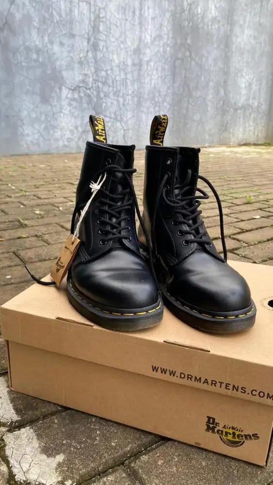 Docmart 1460 Black Smooth Size 42