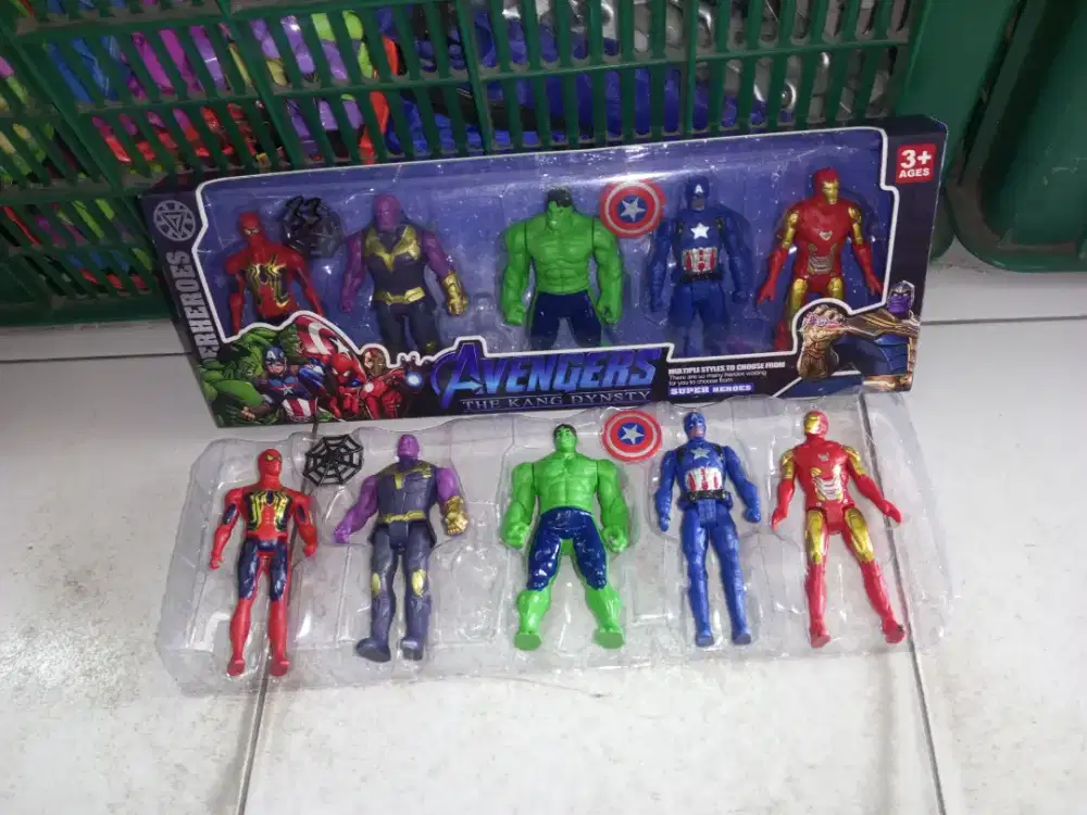 Mainan Anak Avengers isi 5