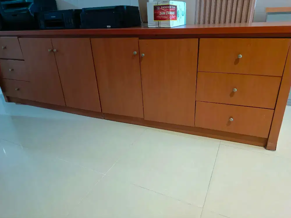 Lemari buat naro berkas2 cocok untuk perkantoran