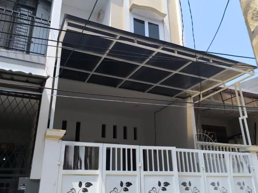 Rumah 3Lantai Bagus di Kelapa Gading