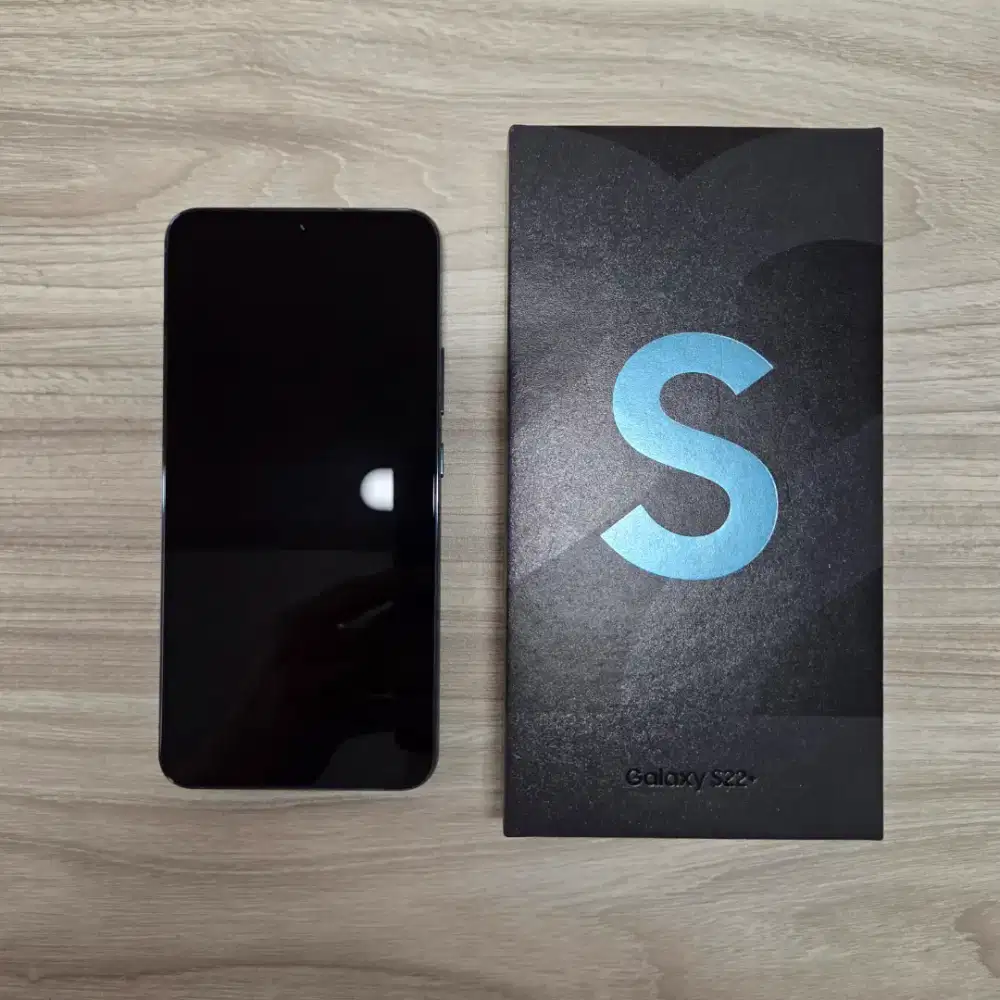 Samsung Galaxy S22 Plus 5G 8/256 GB + free Charger Samsung 45 Watt Ori