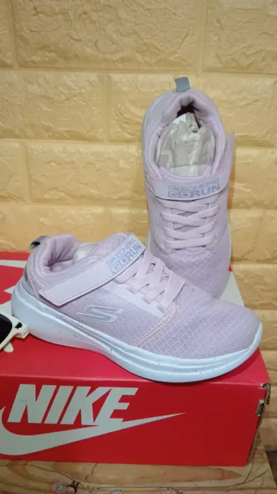 Jual Sepatu Skechers Likenew