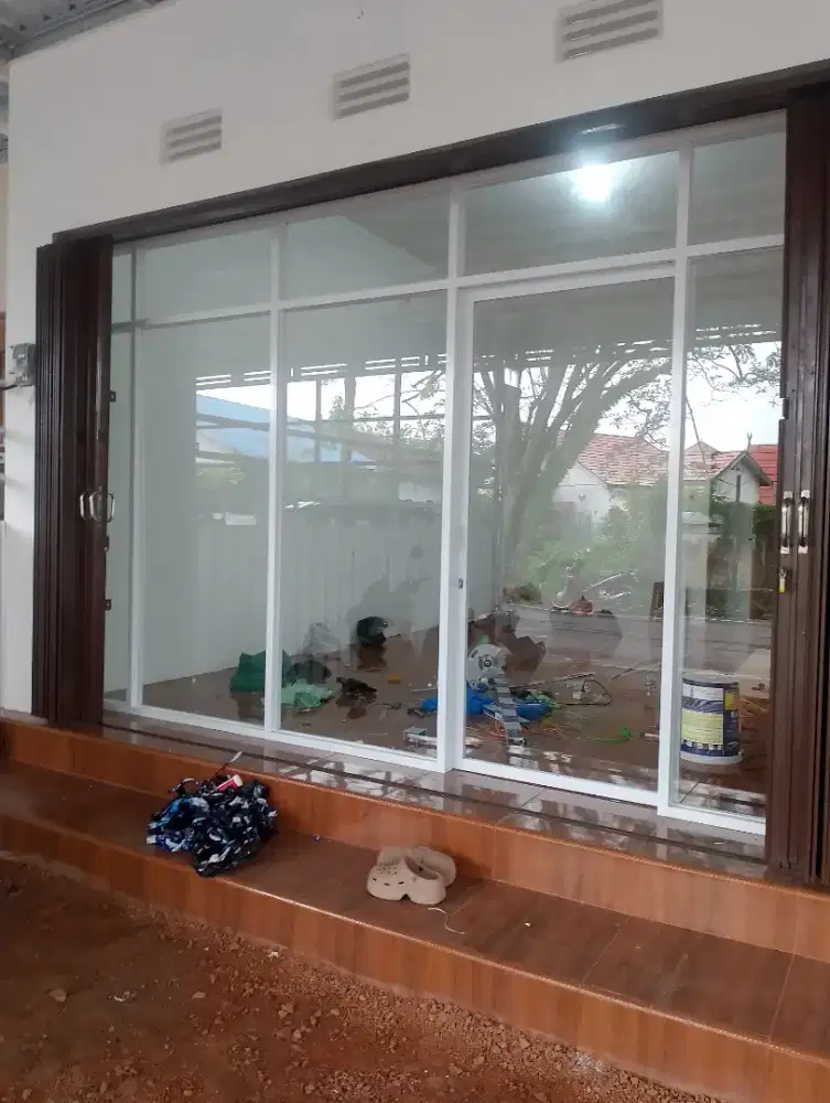 Bikin partisi kaca almanium harga bersahabat