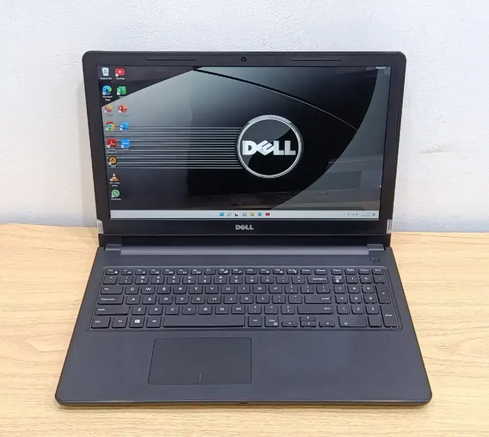 LAPTOP DELL Inspiron 15 prosesor AMD A9-9400/Ram 8GB/SSD 256GB
