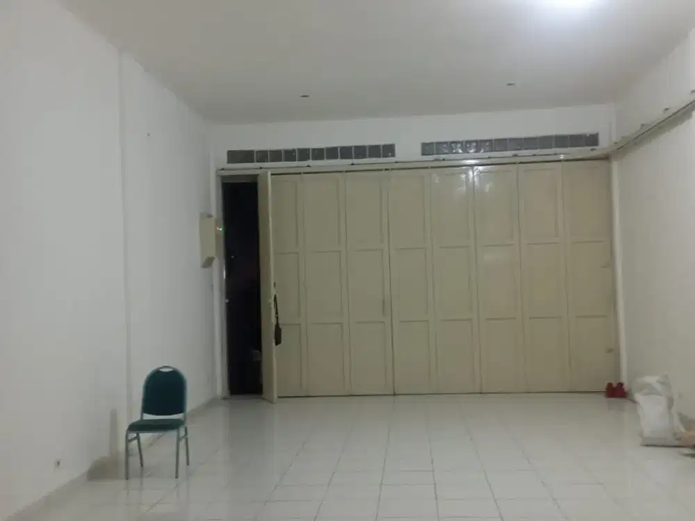 Disewakan Ruko Nyaman Siap Pakai Cocok untuk Usaha Lokasi di Ahmad Yani Bandung