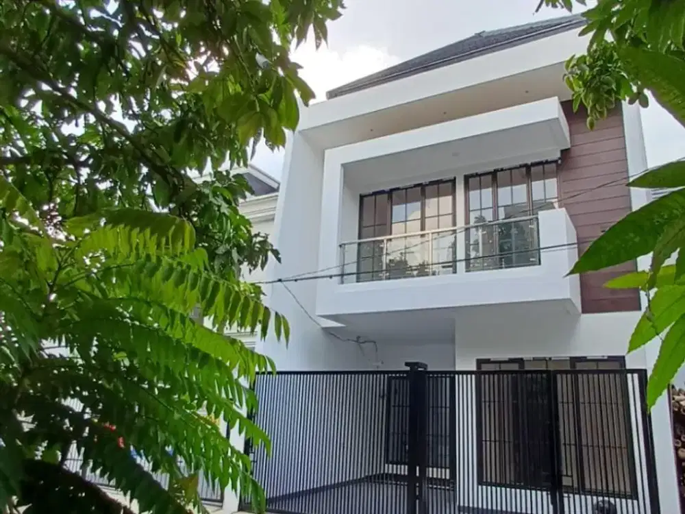 Dijual Rumah Baru Model American Classic, Meruya Utara Jakarta Barat