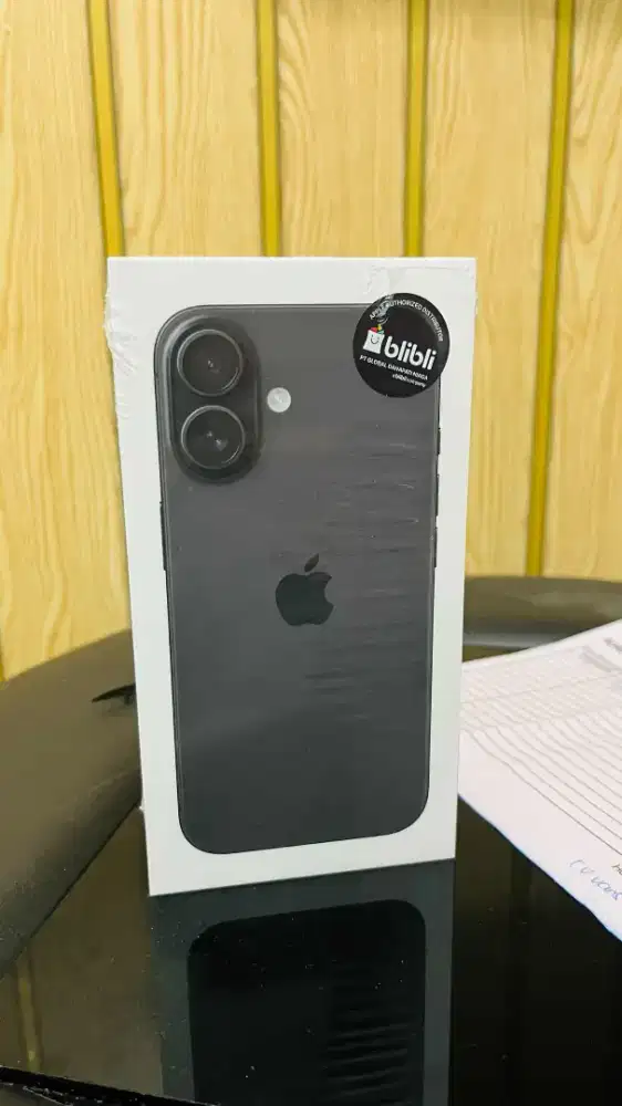 Iphone 16 128GB Warna hitam