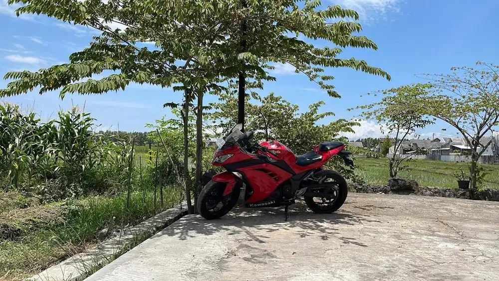 Butuh uang cepat . Jual kawasaki 2013 murah .