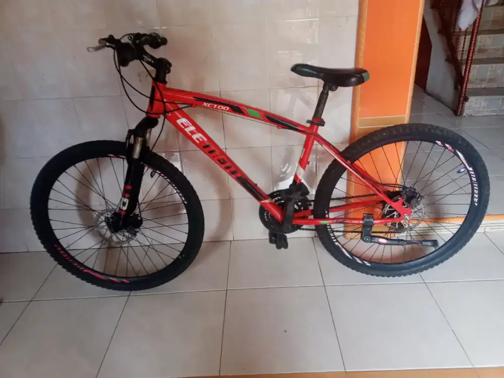 Sepeda gunung ELEMENT xc100 ukuran 26 double disk