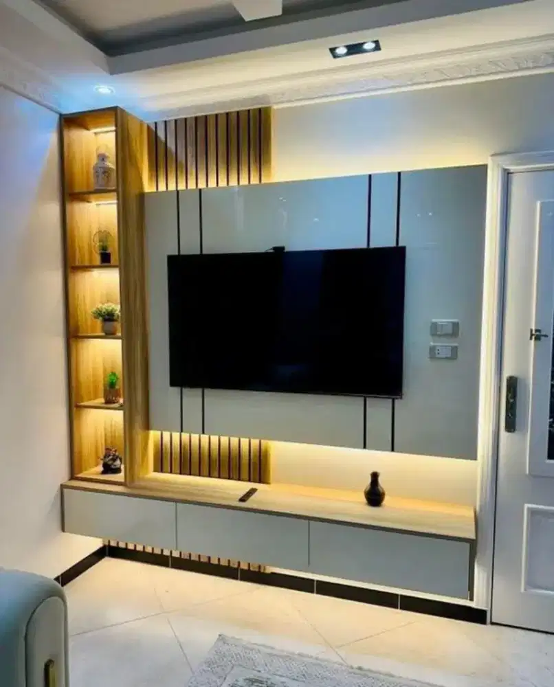 Backdrop TV dan interior