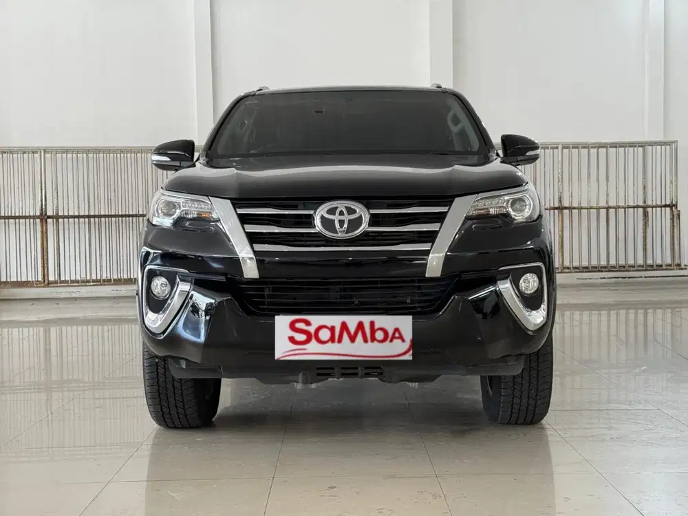 TOYOTA FORTUNER VRZ 2.4 AT 2017 KM 105RB HITAM