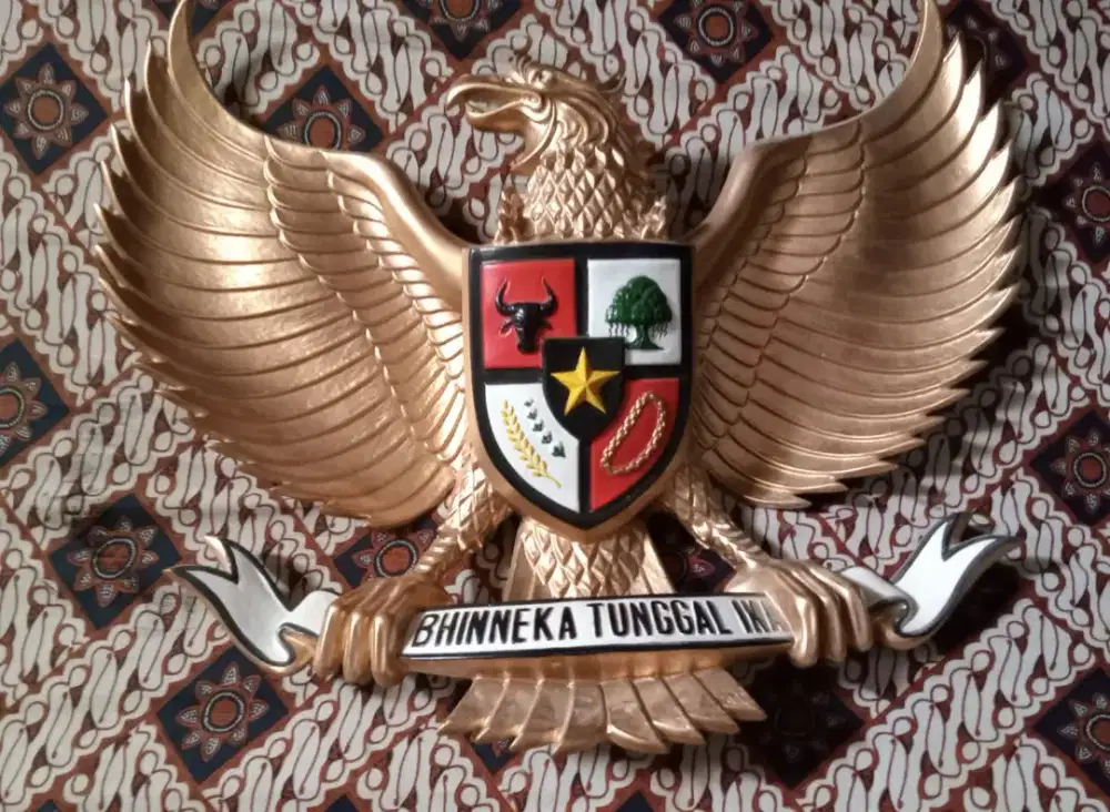 Hiasan dinding Garuda Pancasila