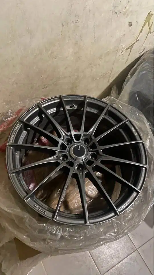 Velg Original ENKEI FC01 R18. Lebar 8.5. Et 45. Pcd 5x114/112.